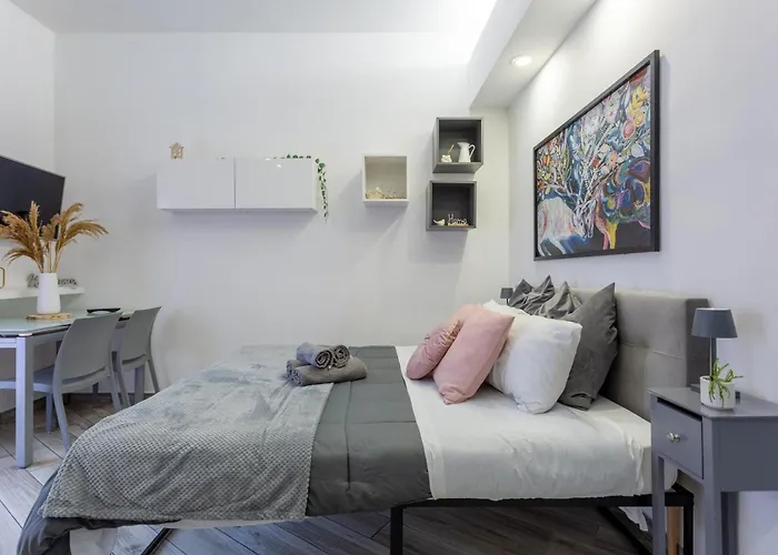 Holiday Homes Rome - Portuense 21 - Studio With Little Private Garden